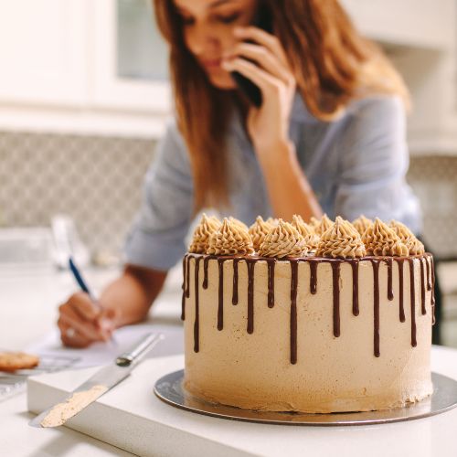 célula para comprender 2 preparaciones de tortas caseras para cumpleaños | Dagusto®